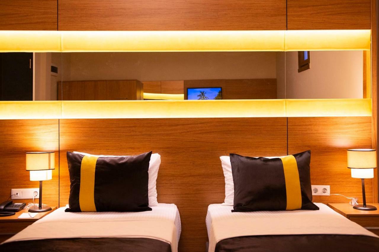 Karamans Sirkeci Suites Hotel Istanbul Exterior photo